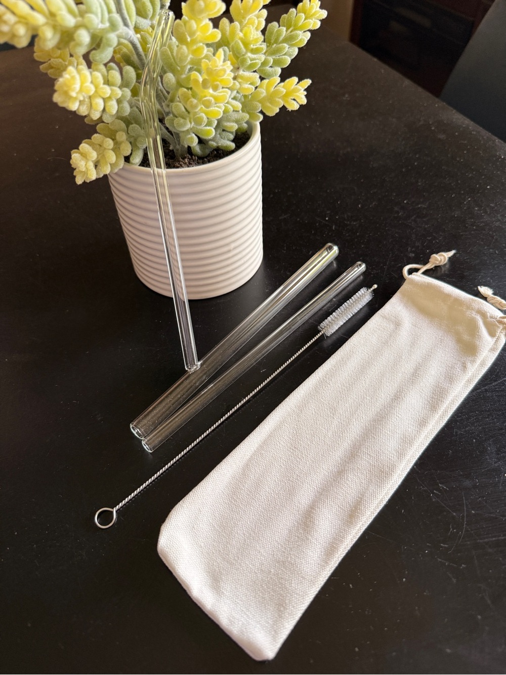 Reusable Clear Glass Straw Set with White Carry Pouch